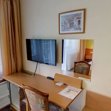 Hotel Bella 3*